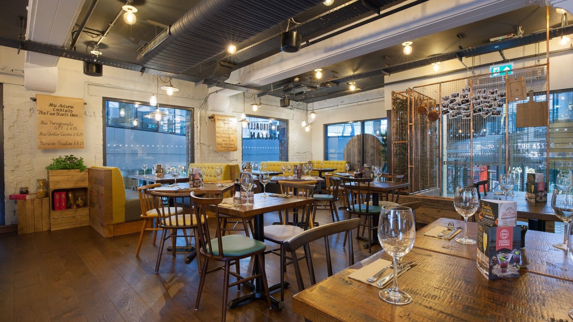 Table view of Zizzi Belfast