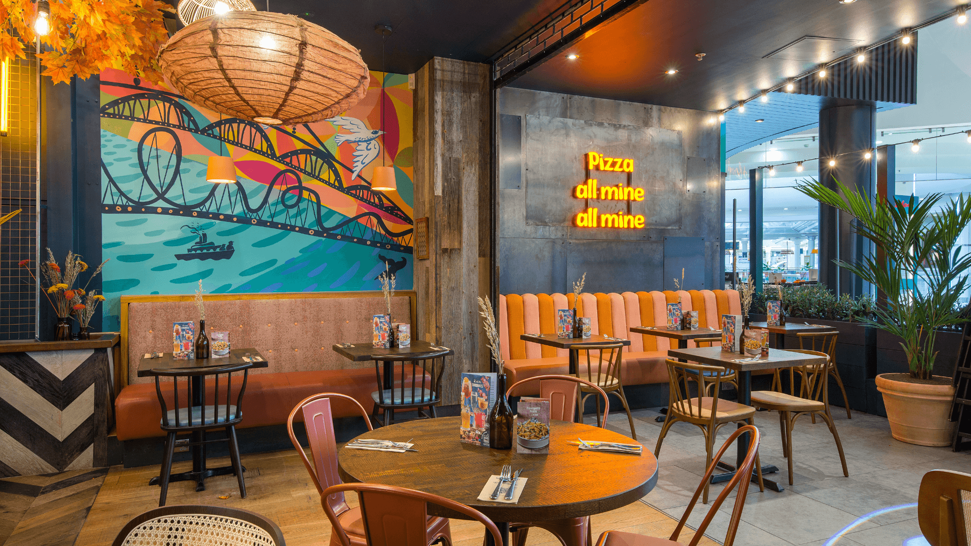 Zizzi Metro Centre Interiors