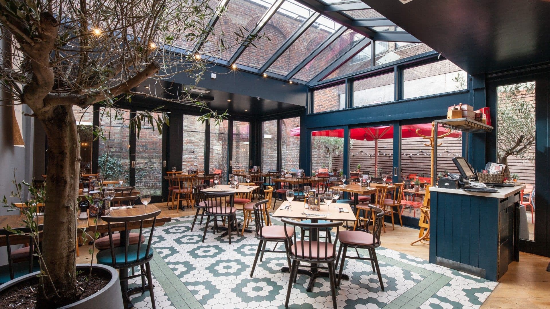 Table and chair Zizzi Salisbury.