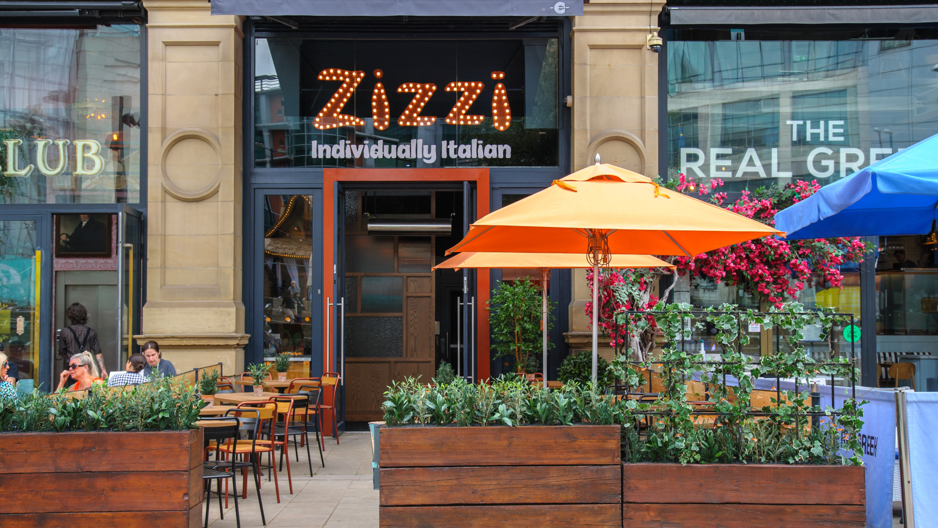 Zizzi Manchester Corn Exchange - Exteriors 