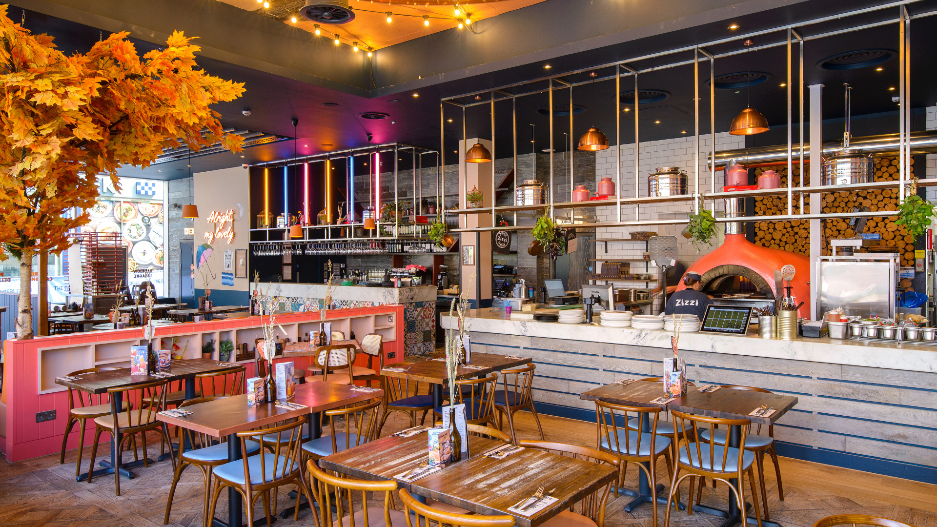 Zizzi Gloucester Quays - Interiors 