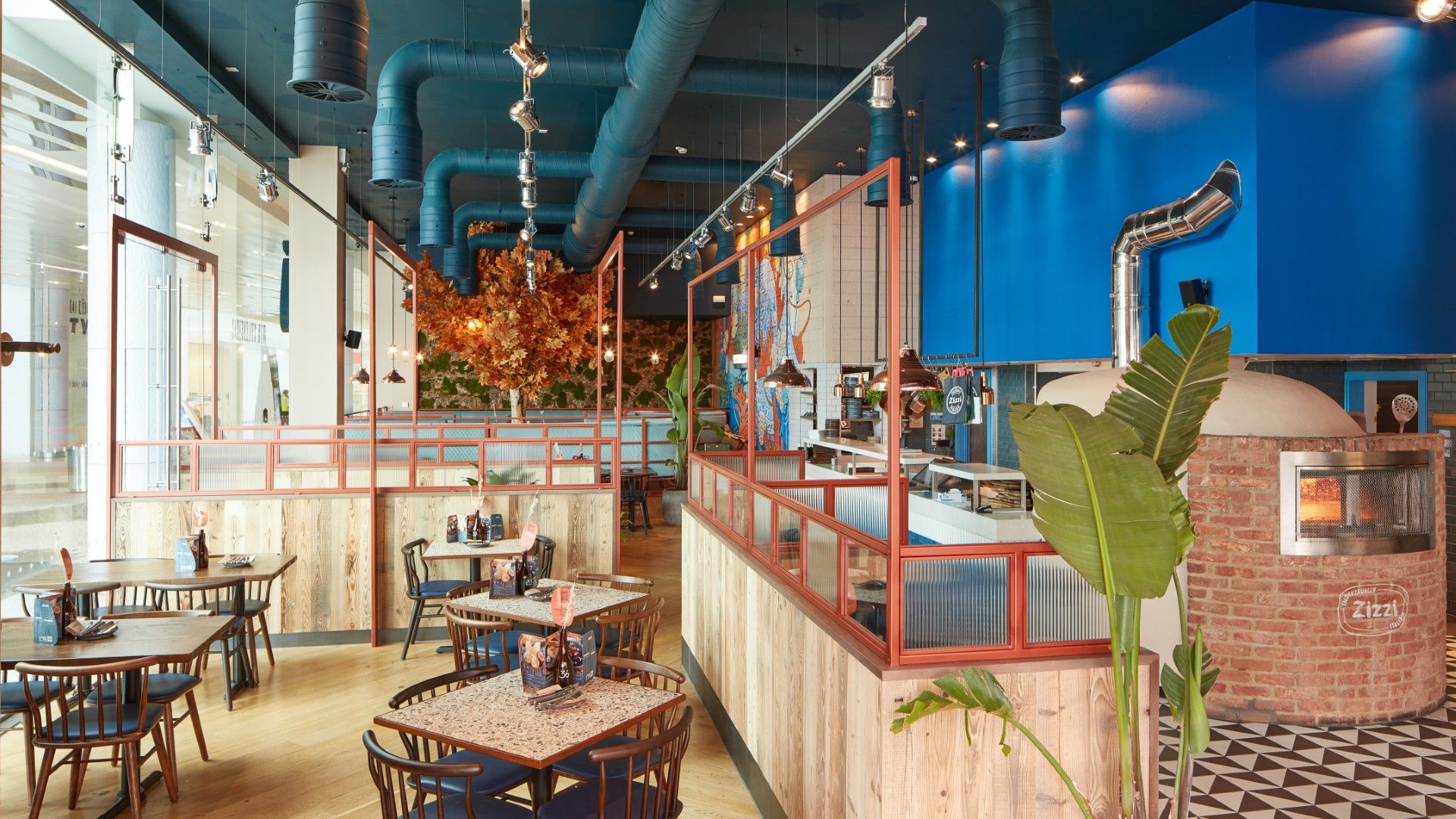 Tables and chairs Zizzi Westfield White City 