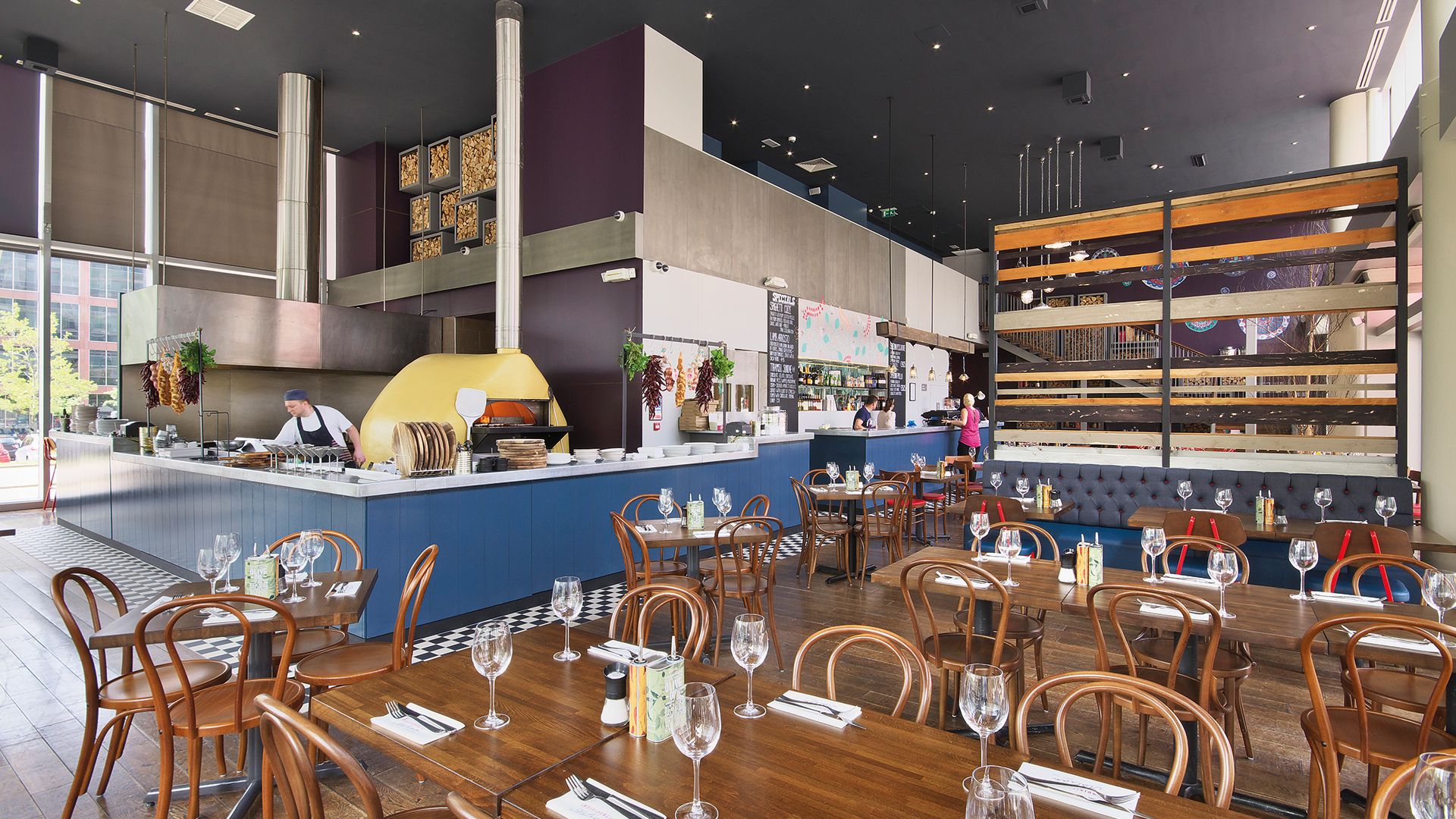 Zizzi-Italian-Milton-Keynes-Hub-hero 