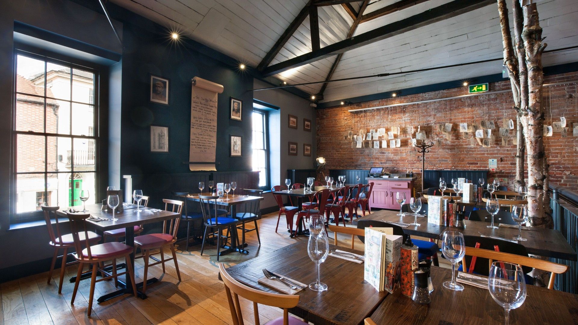Table and Chairs Zizzi Chichester 