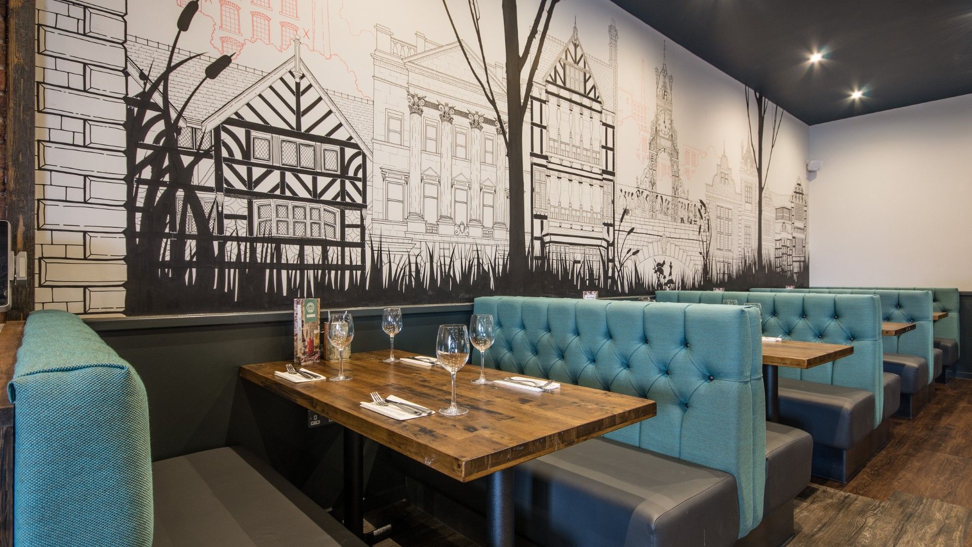 Table view of Zizzi Cheshire Oaks 