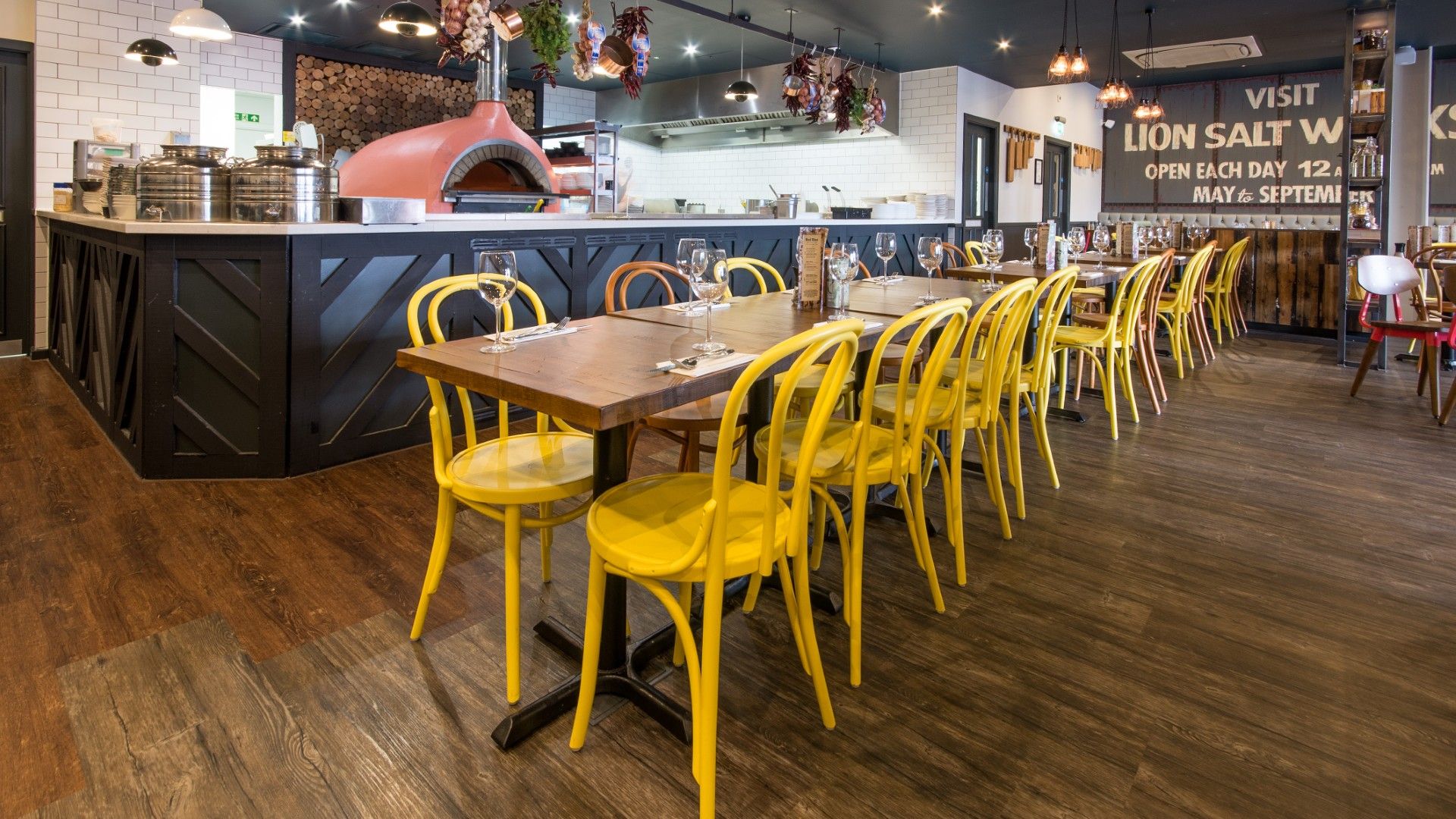 Table view of Zizzi Cheshire Oaks 