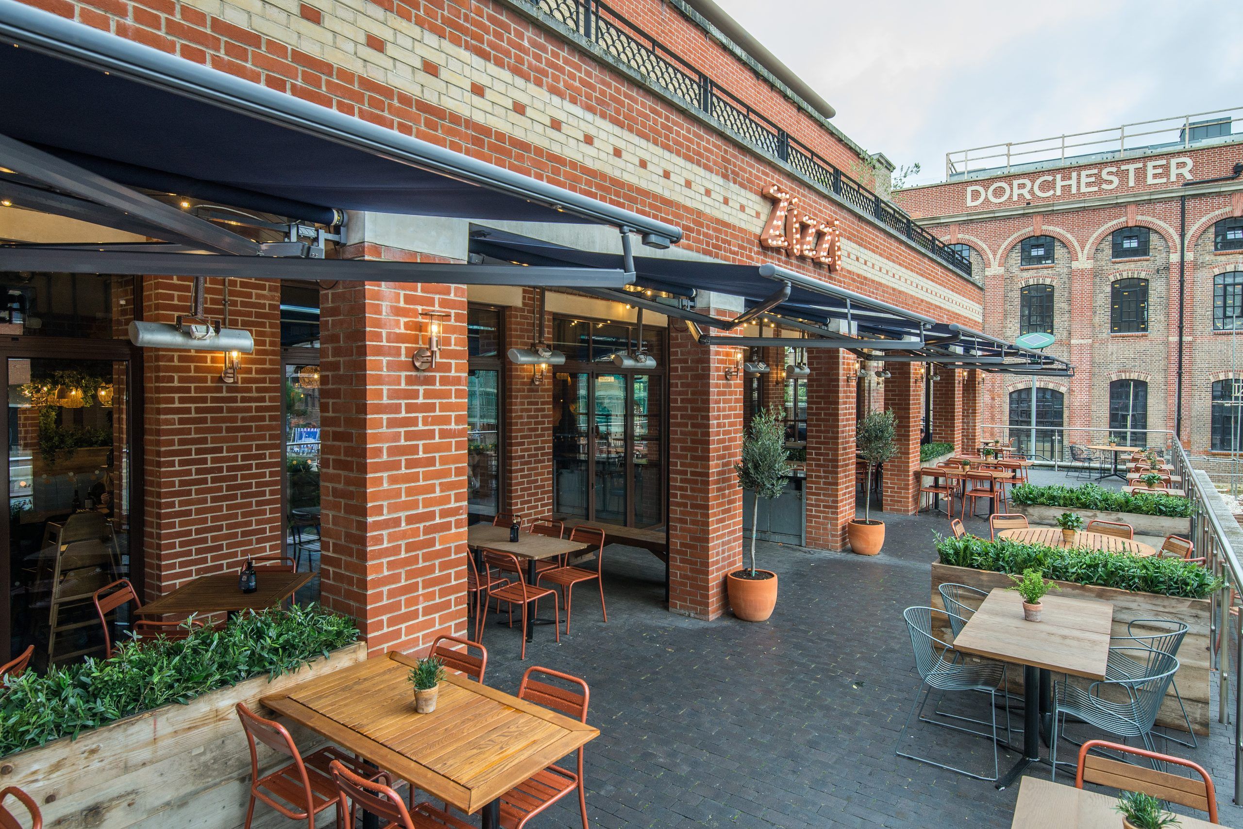 Zizzi Dorchester Outside Seating 