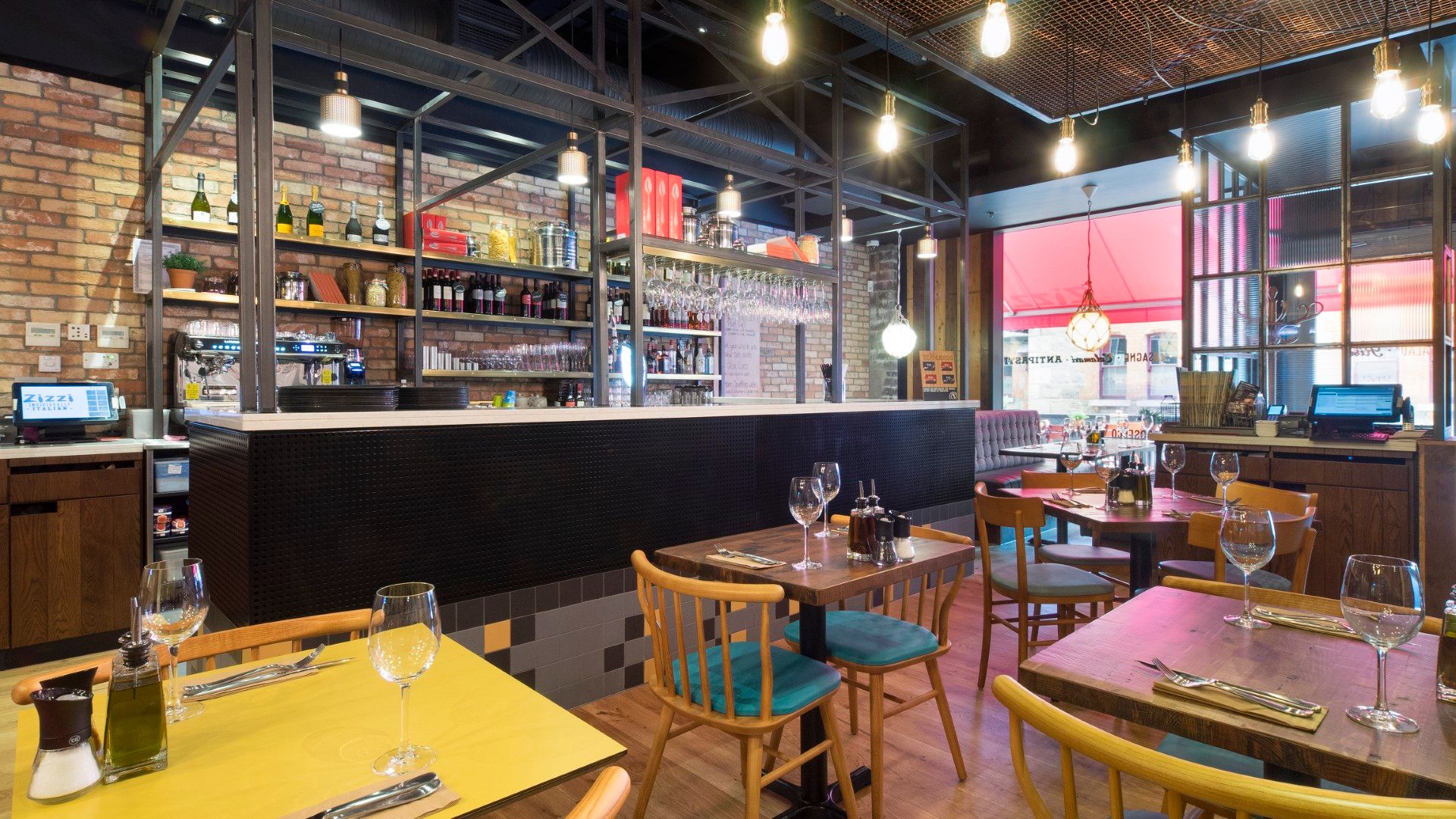 Tables and chairs Zizzi Dublin, Dundrum 