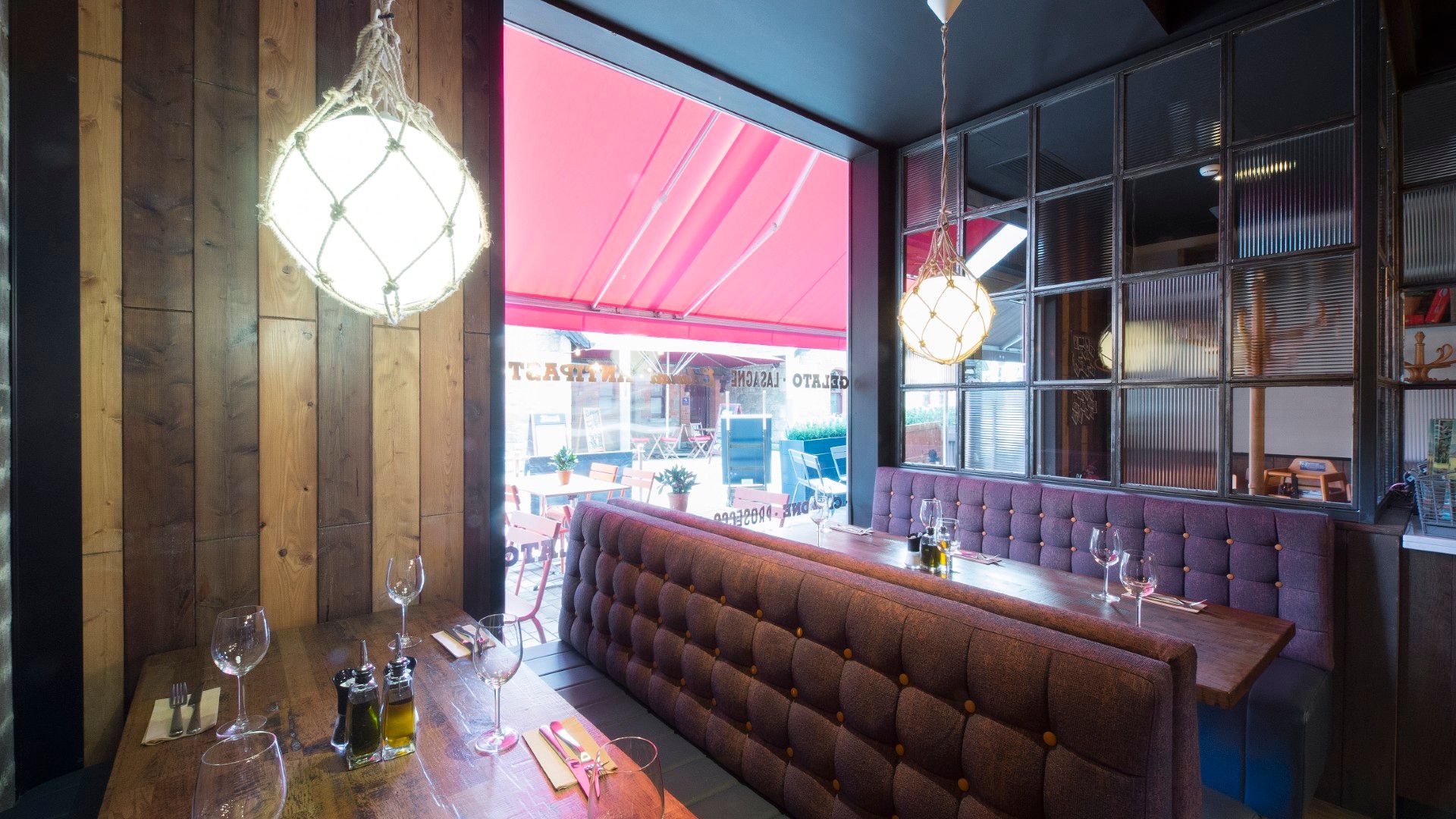 Tables and chairs Zizzi Dublin, Dundrum 