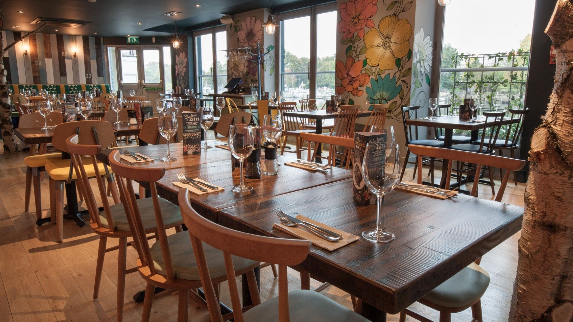 Table View of Zizzi Hampton Court. 
