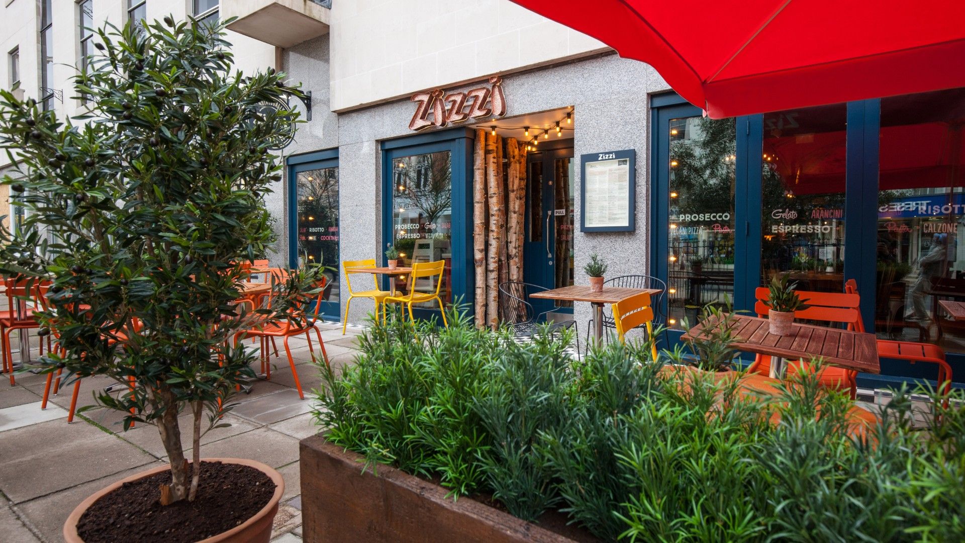 Exterior view of Zizzi Leamington Spa. 