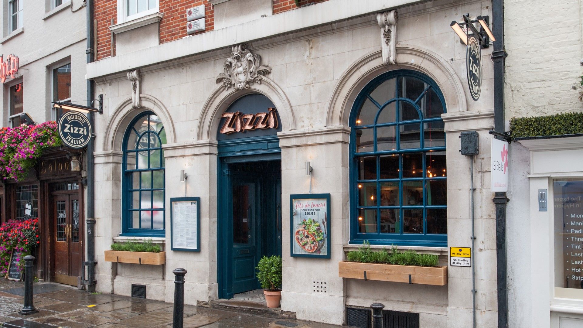 External view of Zizzi Richmond. 