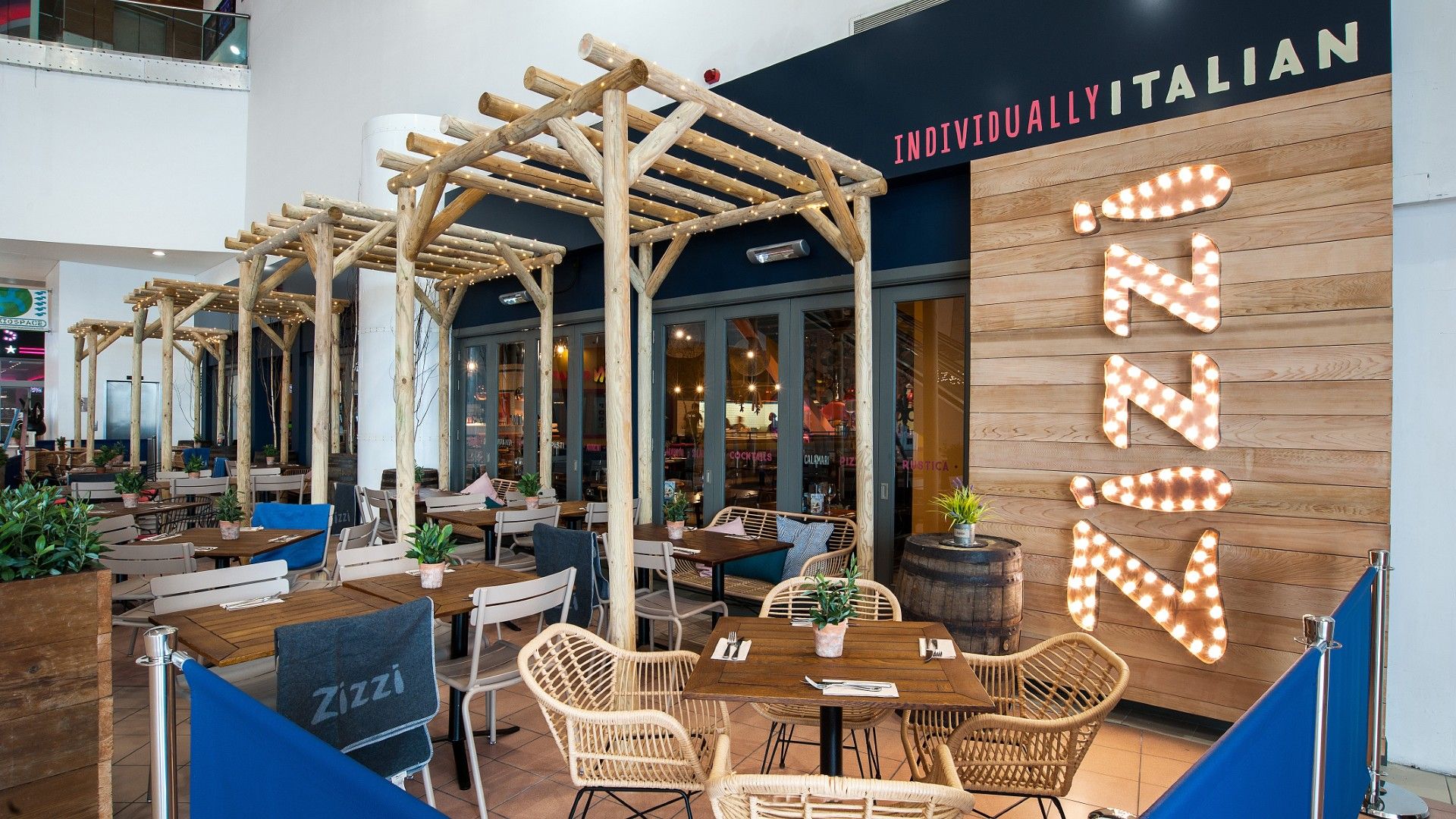 External view of Zizzi Romford. 