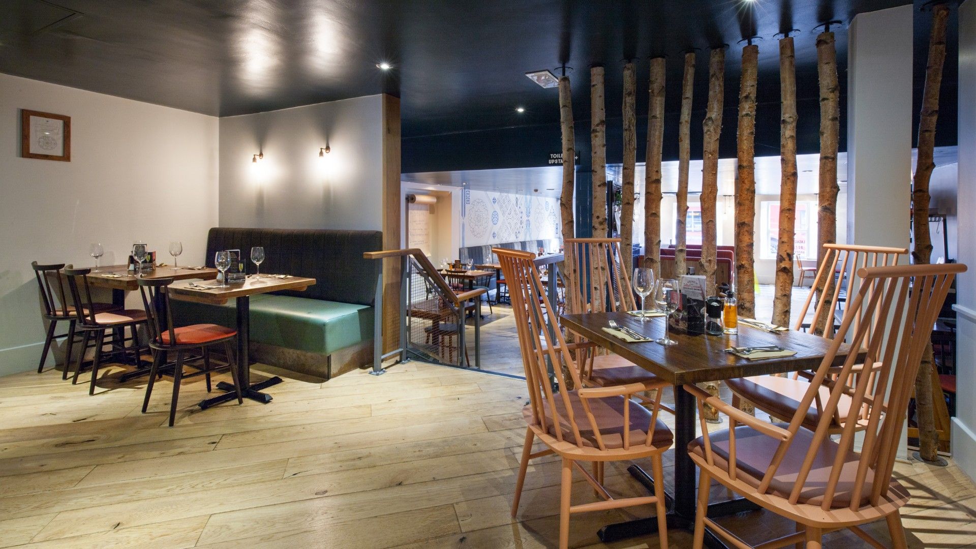 Table and chair Zizzi Salisbury. 