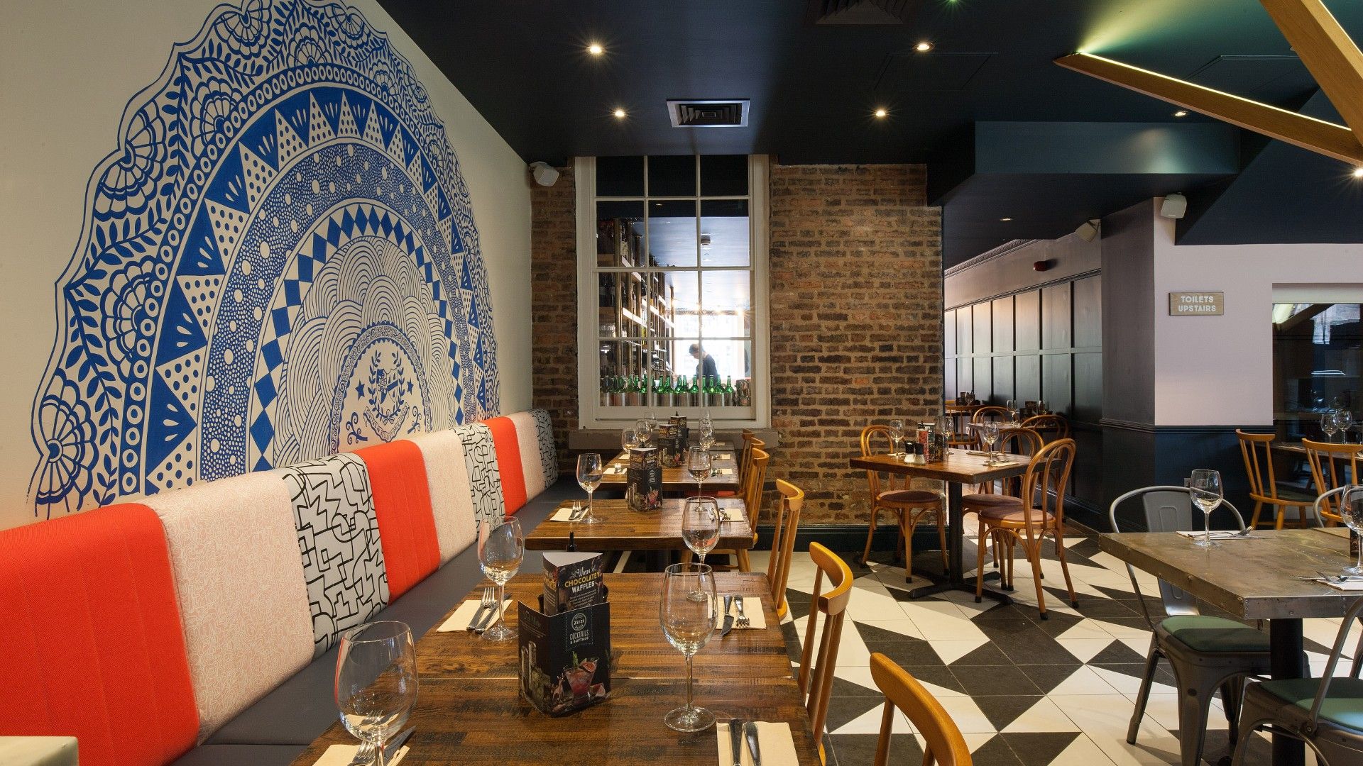 Table view of Zizzi Worcester. 