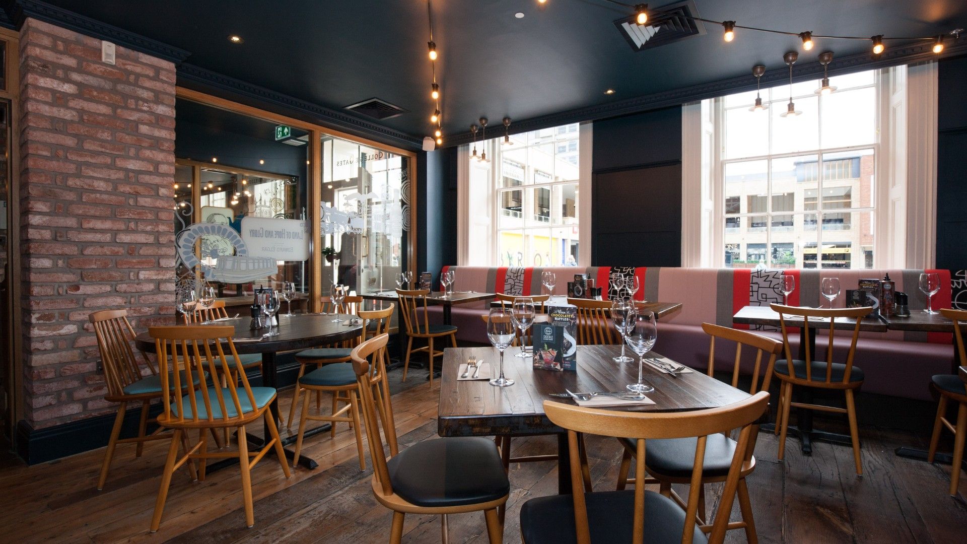 Table view of Zizzi Worcester. 