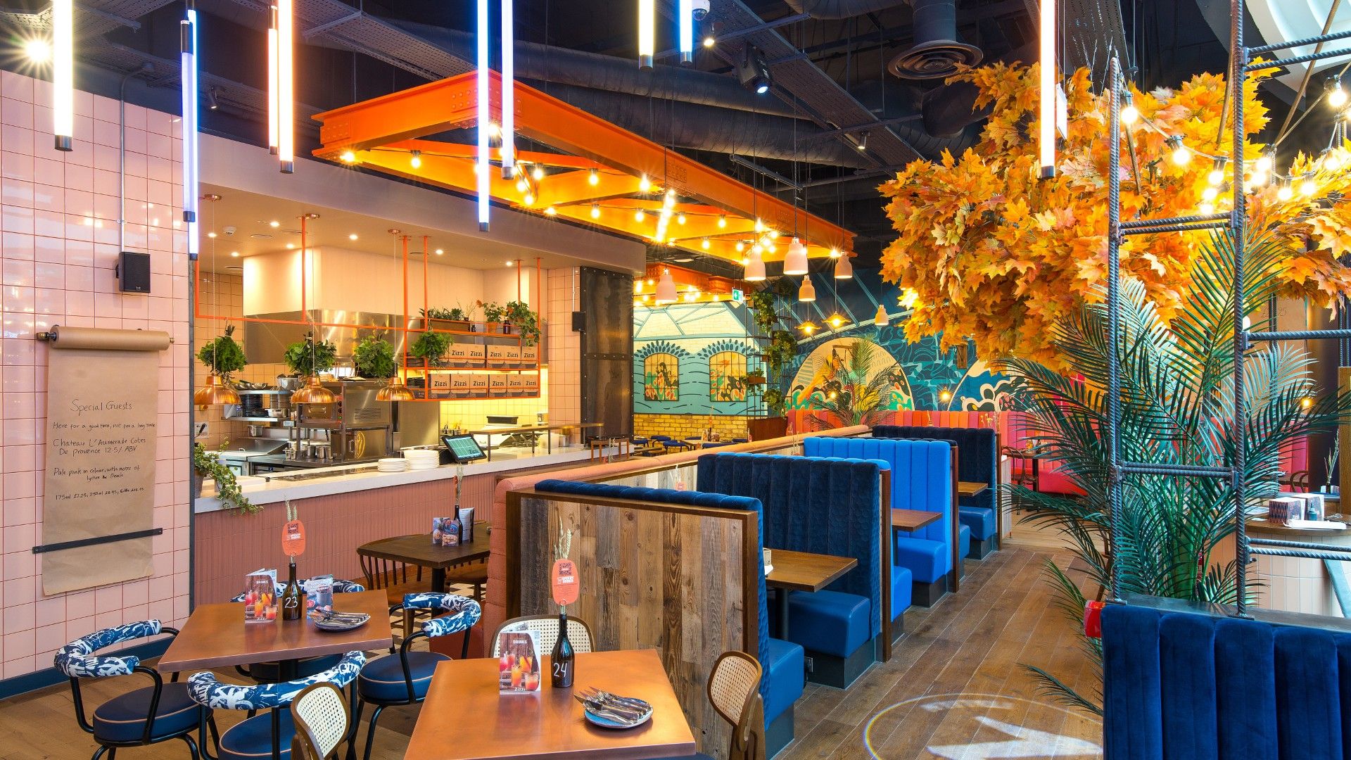 Table view of Zizzi Canary Wharf 