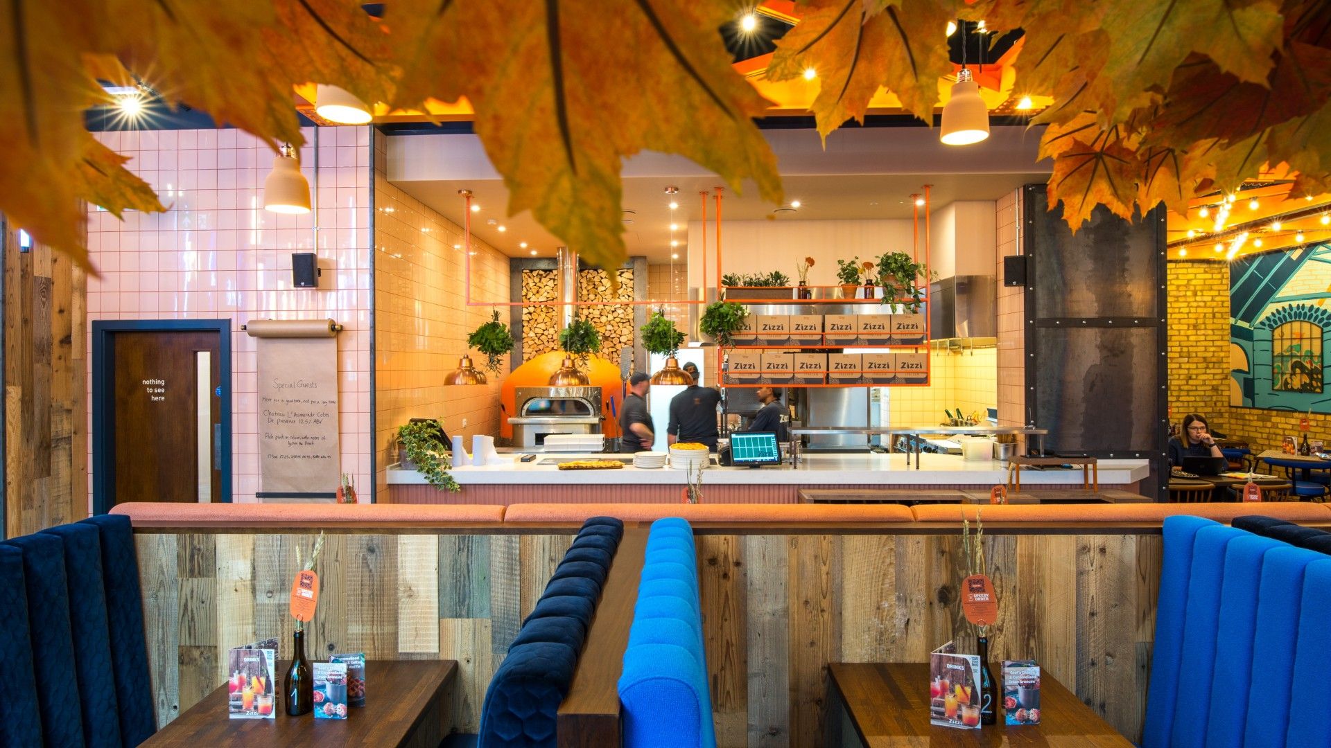 Table view of Zizzi Canary Wharf 