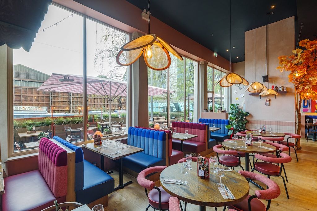 Zizzi Paddington indoor seating 