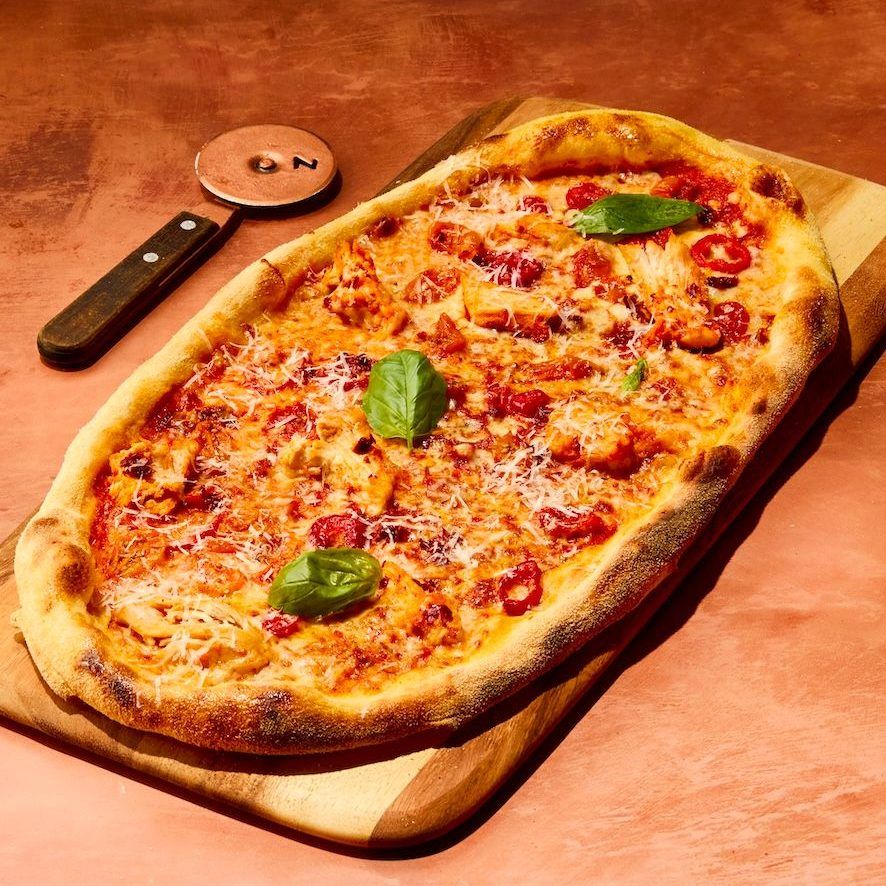 Chicken and Fiery Roquito pizza 